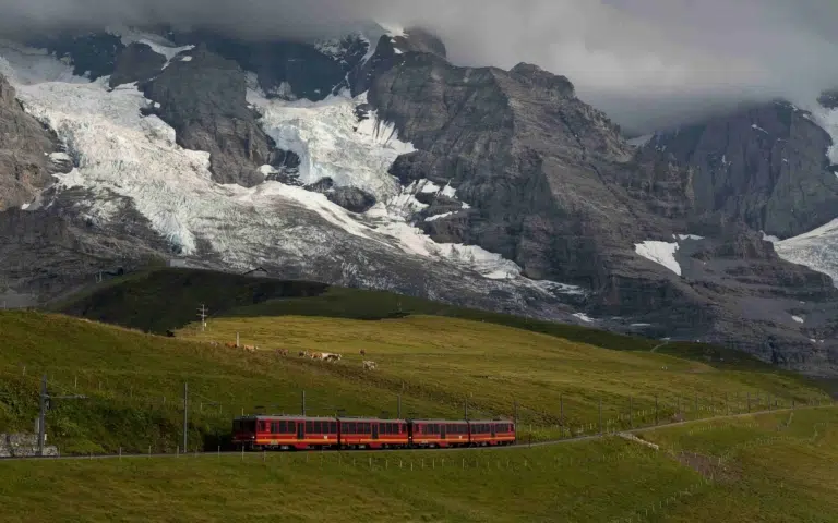 Glacier Express Classe Excellence : le luxe panoramique - Suisse